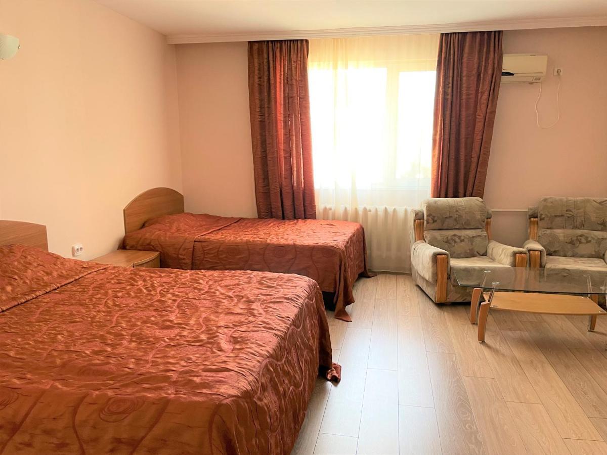 Family Hotel Central Burgas City Eksteriør billede